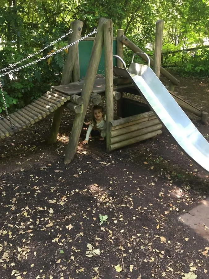 אוהל מפואר סאות'המפטון Bell Tent Glamping At Royal Victoria Country Park