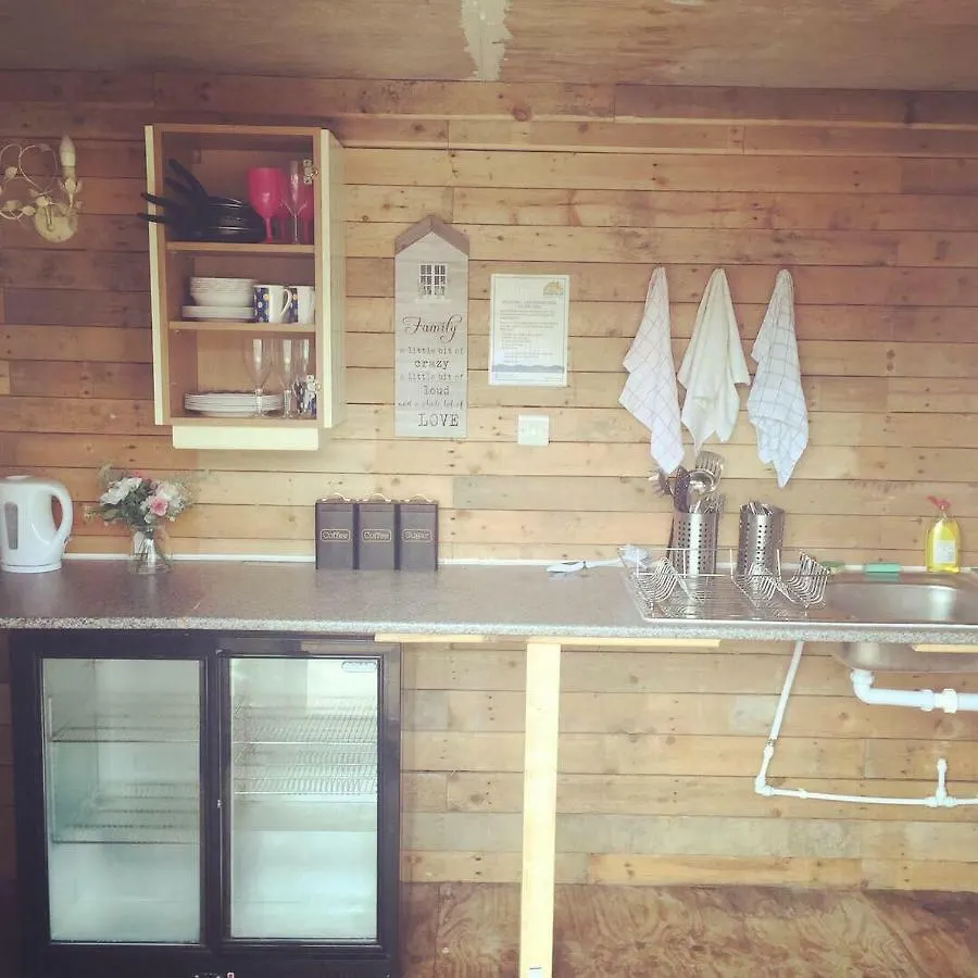 אוהל מפואר סאות'המפטון Bell Tent Glamping At Royal Victoria Country Park