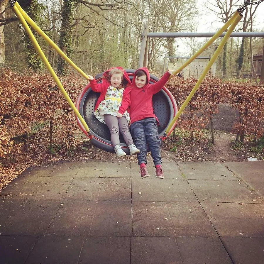 ** אוהל מפואר סאות'המפטון Bell Tent Glamping At Royal Victoria Country Park בריטניה